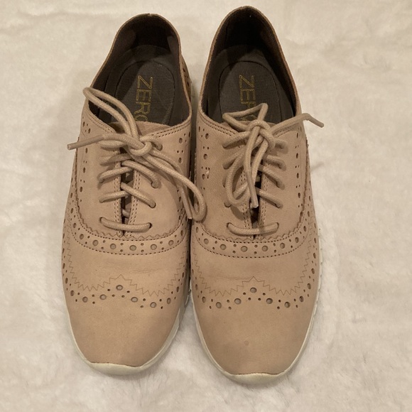 Cole Haan Zerogrand wingtip oxfords, beige leather, Sz 5B - Picture 2 of 5